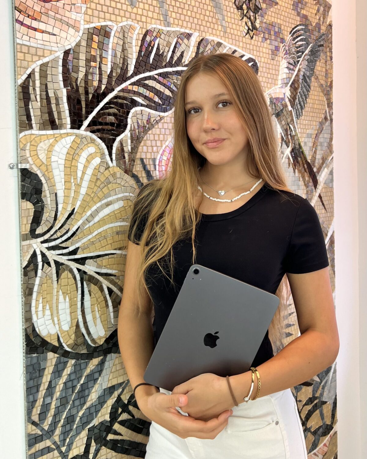 Anzhelika, Social Media Manager