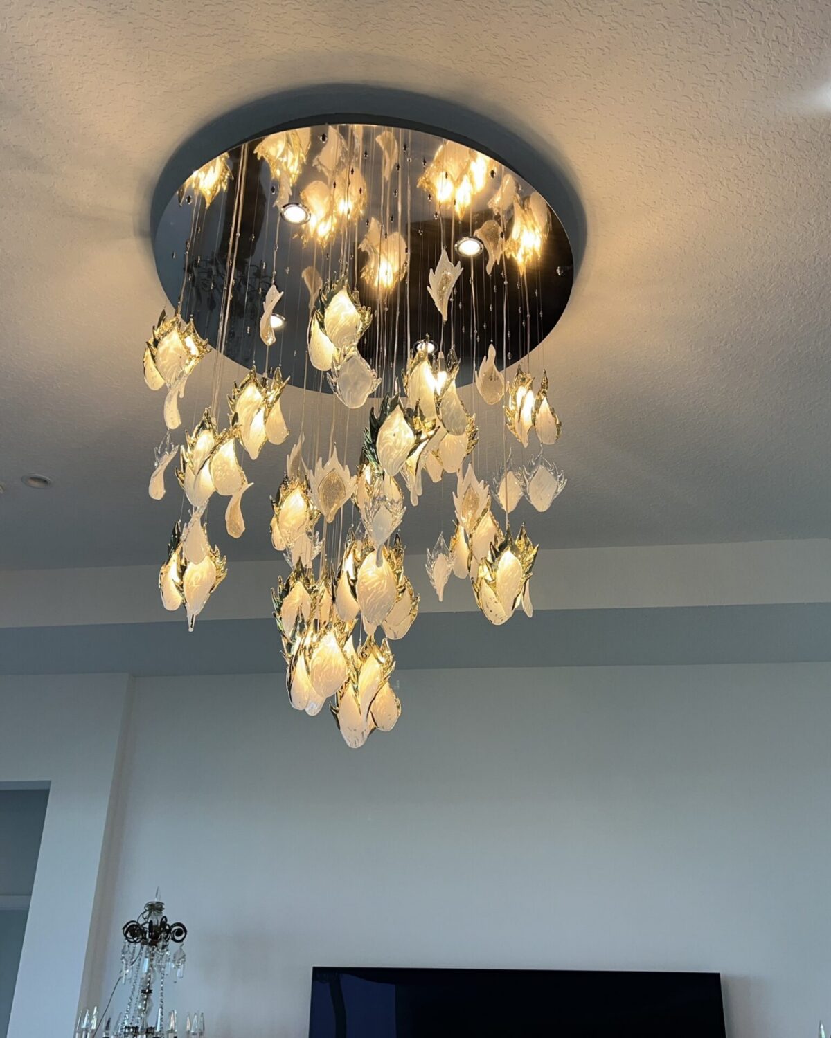 Large living room chandelier flame